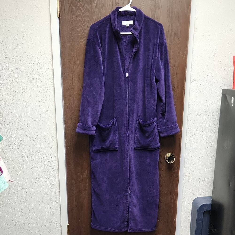 Elegant Purple Zip-Up Fleece Robe